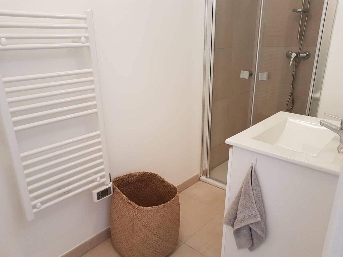 Marine De Bravone T2 Terrasse Front De Mer - Plage Pieds Dans L'Eau - Clim - Piscine - Wifi Linguizzetta 외부 사진