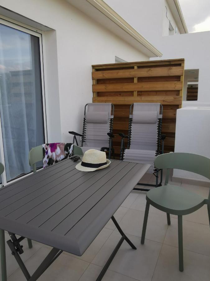 Marine De Bravone T2 Terrasse Front De Mer - Plage Pieds Dans L'Eau - Clim - Piscine - Wifi Linguizzetta 외부 사진